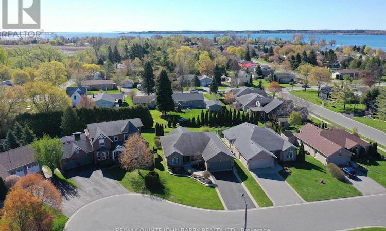 4 Hickory Court