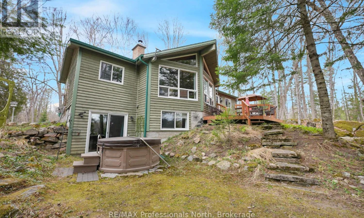 1157 Between Lakes Trail