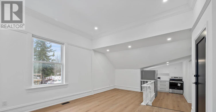 3-852 Simcoe Street N, Oshawa, ON, L1G 4V8 - 3