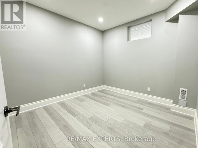 22 Travers Gate, Springwater, ON, L9X 0S8 - 32