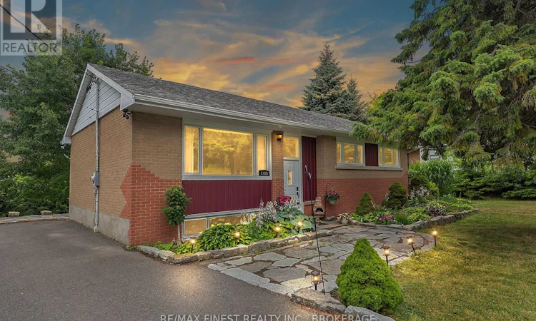 1429 Avondale Crescent
