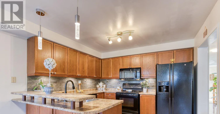 45 Hatch Street E, Whitby, ON, L1M 2H9 - 11