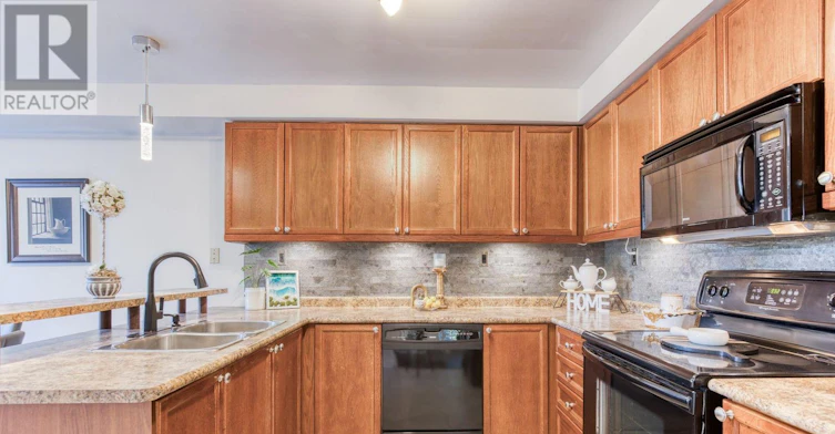 45 Hatch Street E, Whitby, ON, L1M 2H9 - 12