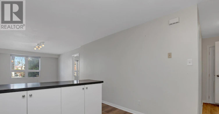 504 Hilson Avenue, Ottawa, ON, K1Z 6C7 - 14