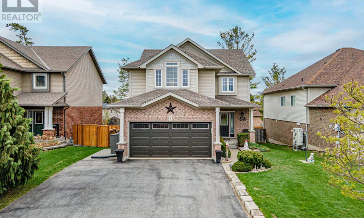 87 Armeda Clow Crescent