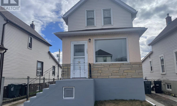 523 Mclaughlin Street W