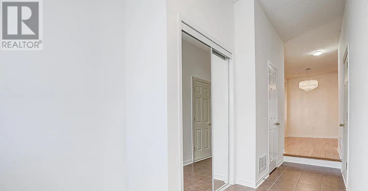 137 Laramie Crescent, Vaughan, ON, L6A 0R1 - 3