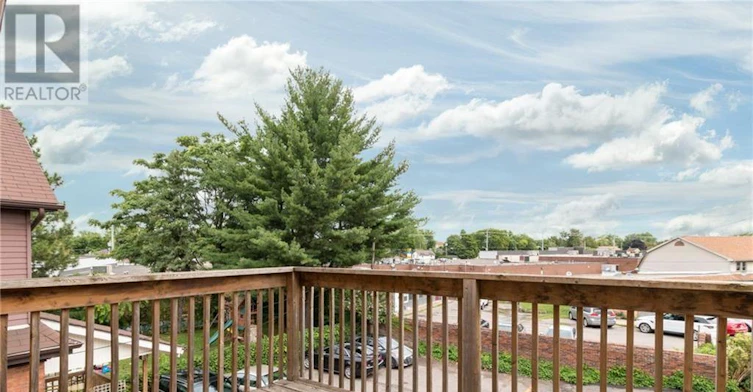 UPPER-6 Clark Street, St. Catharines, ON, L2R 5G2 - 22