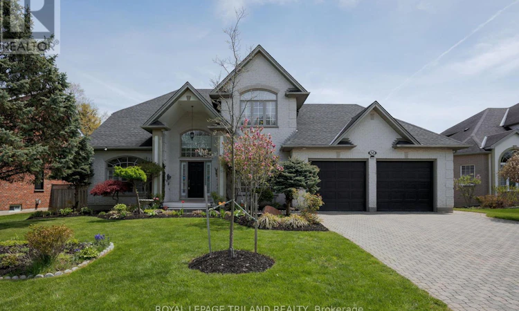 56 Glenridge Crescent
