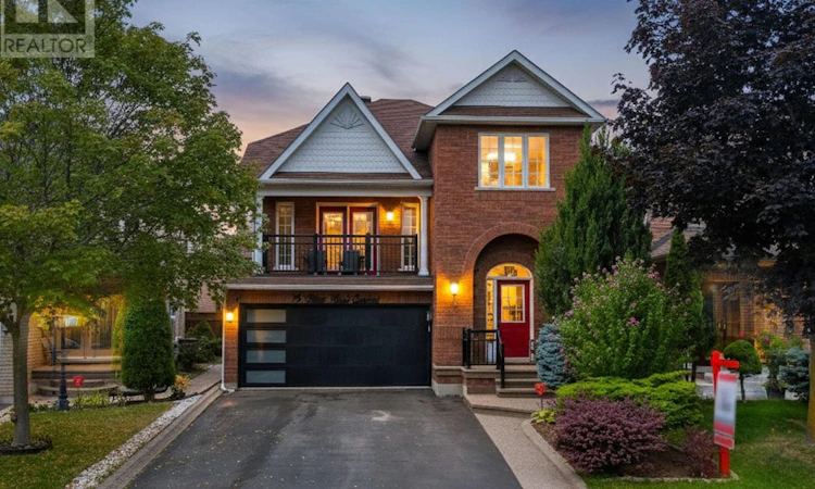 19 River Rock Crescent