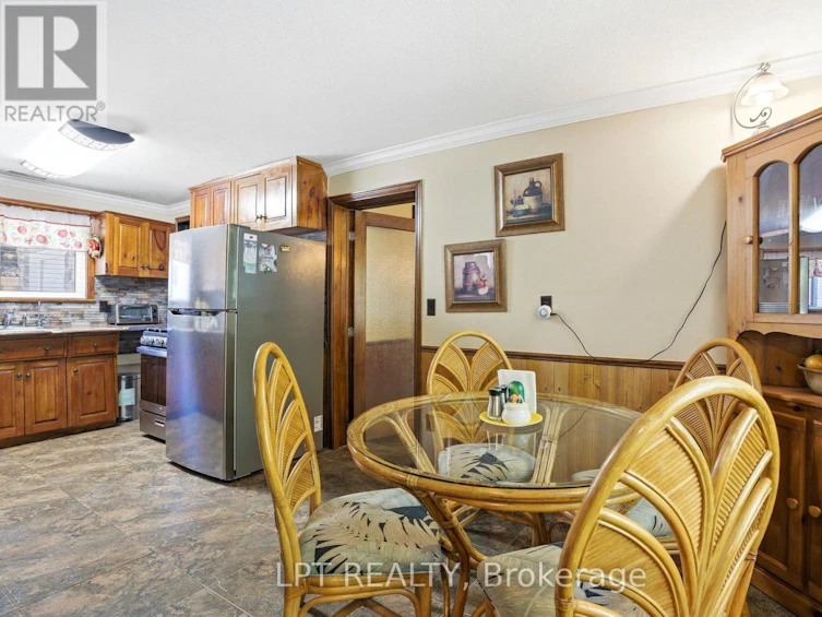 9996 Huron Street, Lambton Shores, ON, N0M 2L0 - 11