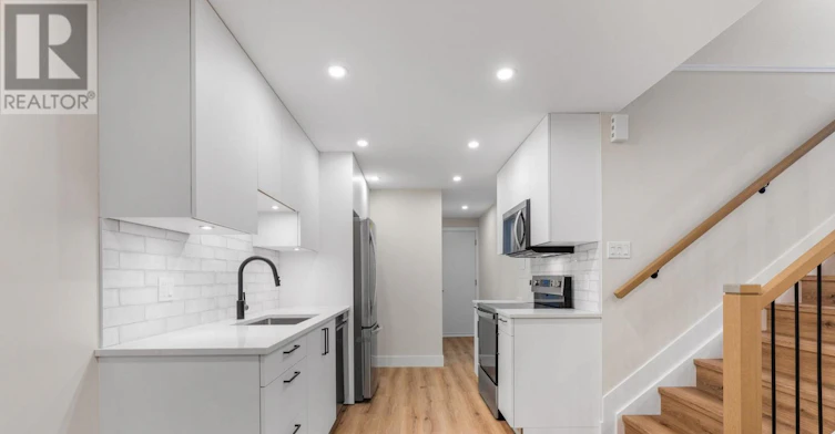 B-1348 Avenue Q Avenue, Ottawa, ON, K1G 0B6 - 11