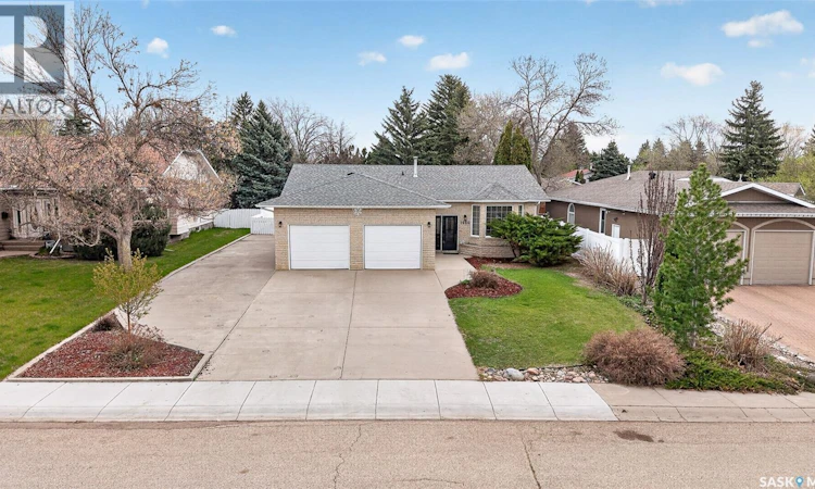 1666 Marshall Crescent