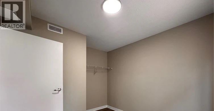 E01-44 Walnut Street, Kitchener, ON, N2G 1P6 - 2