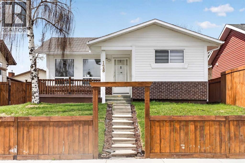 128 Castledale Crescent NE, Calgary, AB, T3J 1X4