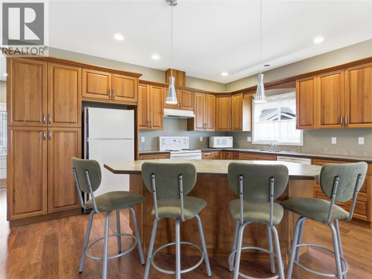 1661 Woodburn Drive, Cache Creek, BC, V0K 1H0 - 13