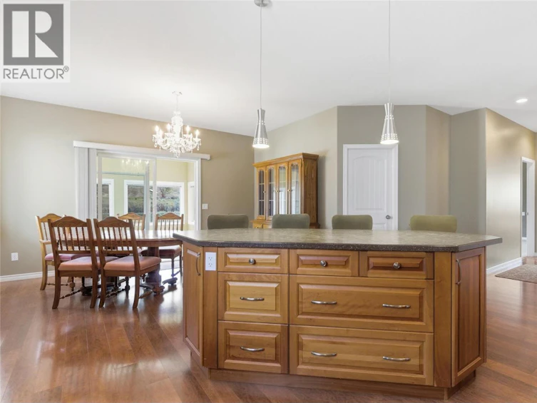 1661 Woodburn Drive, Cache Creek, BC, V0K 1H0 - 14