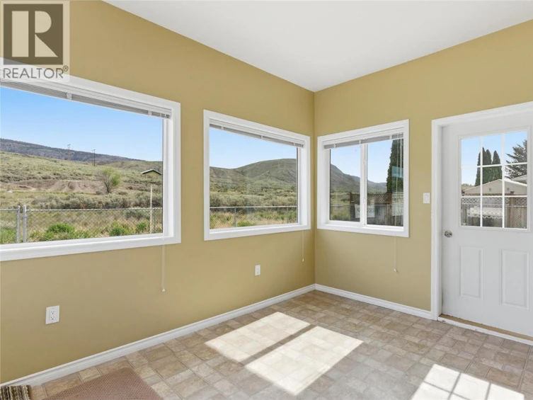 1661 Woodburn Drive, Cache Creek, BC, V0K 1H0 - 16