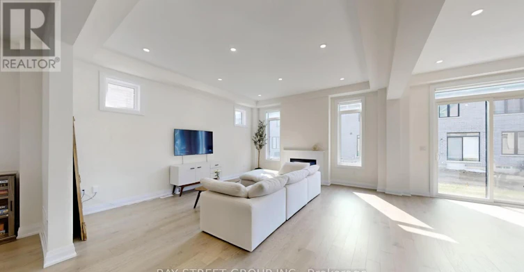 97 Halldorson Avenue, Aurora, ON, L4G 0C5 - 4