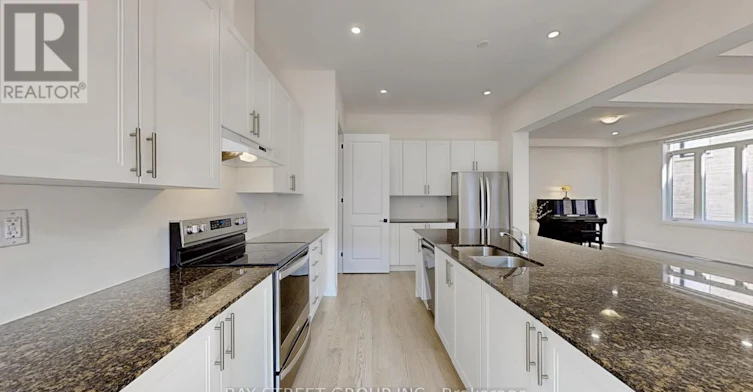 97 Halldorson Avenue, Aurora, ON, L4G 0C5 - 6