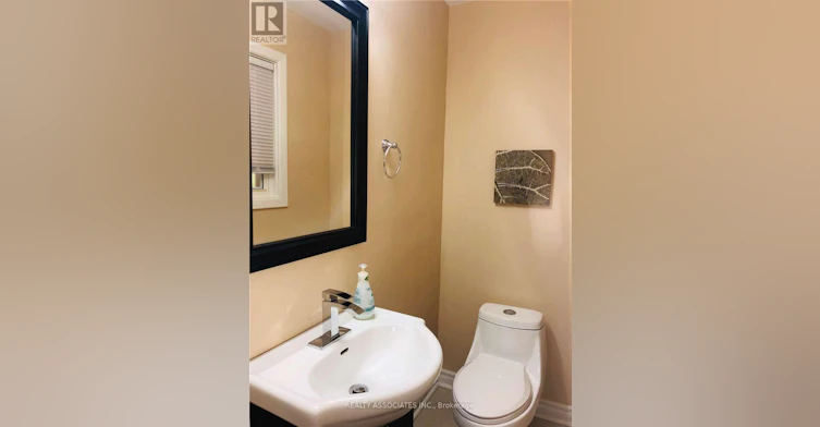 32 Almond Avenue, Markham, ON, L3T 1L1 - 5