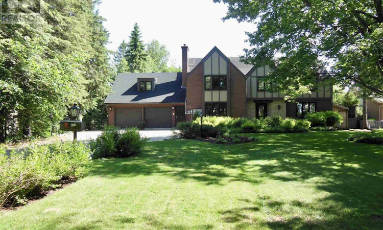 471 Macdonald Avenue