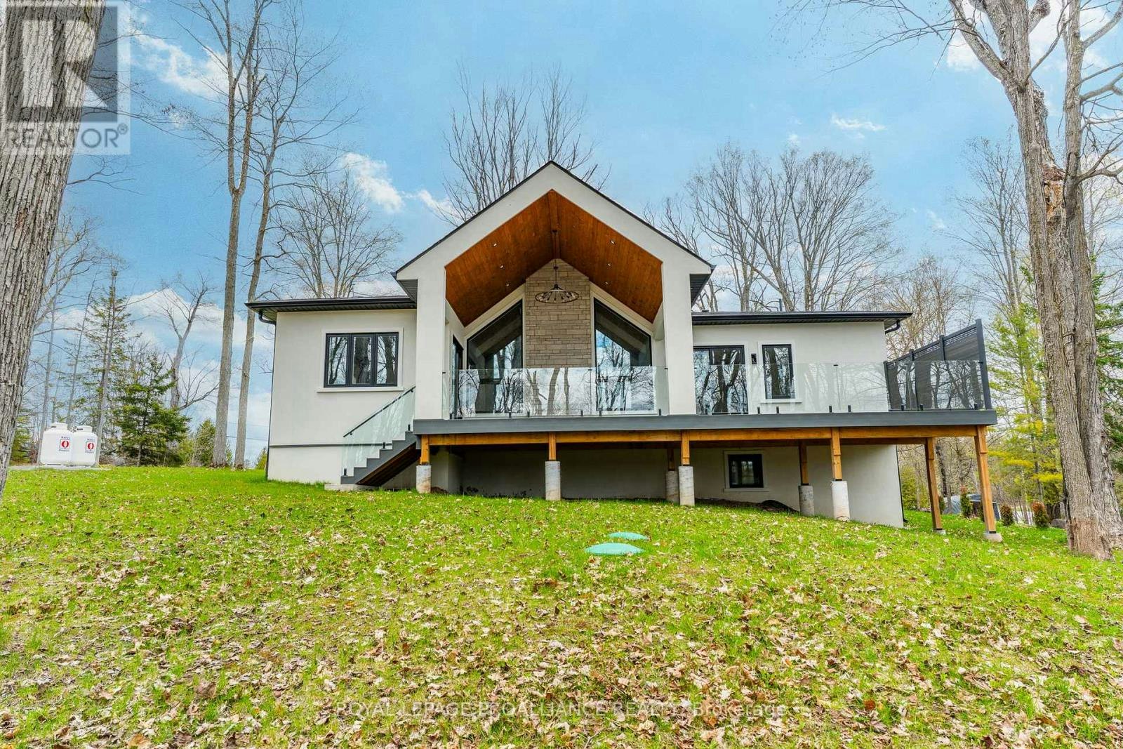 160 Sumcot Drive, Galway-Cavendish and Harvey, ON, K0L 1J0