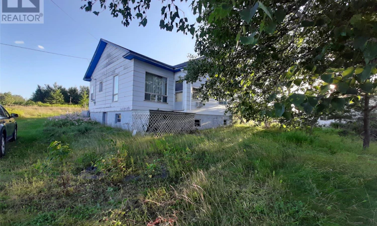 176 Main Street S