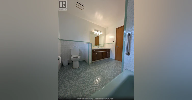1867 Kent, Windsor, ON, N9E 3R4 - 17