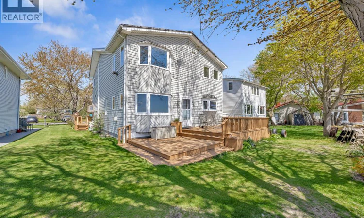 545 Lakeview Avenue