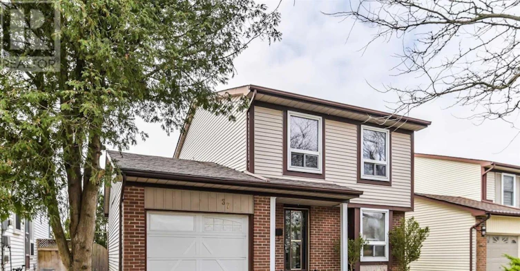 37 Banner Crescent, Ajax, ON, L1S 3S8 - 2