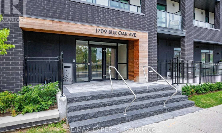 309-1709 Bur Oak Avenue
