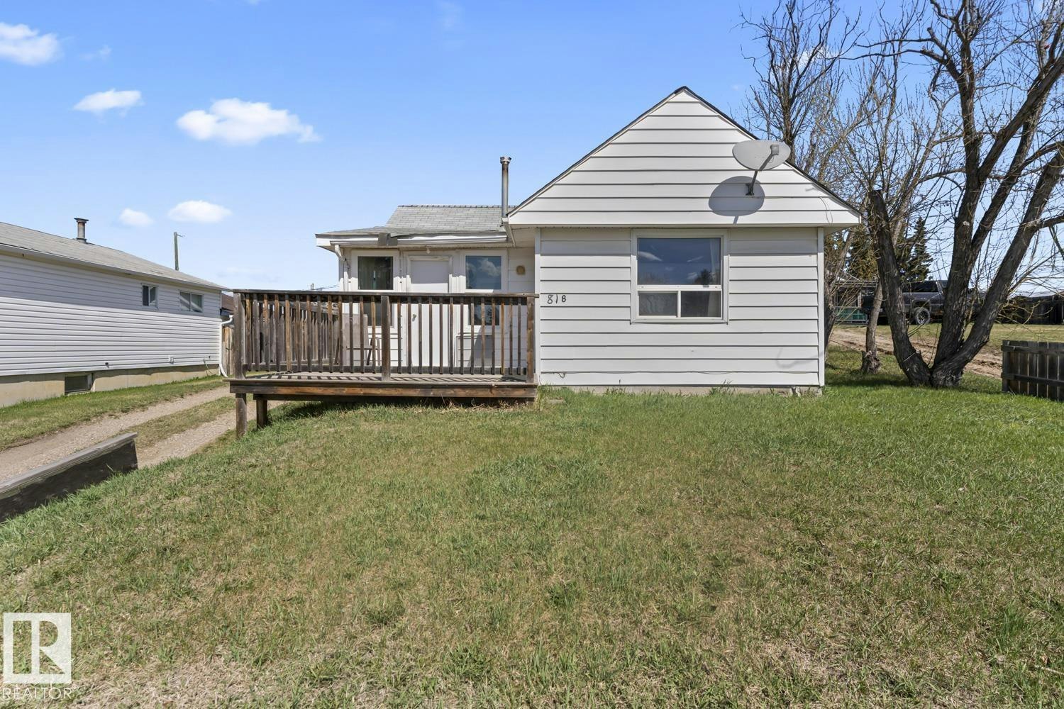 818 11 Avenue, Cold Lake, AB, T9M 1J1