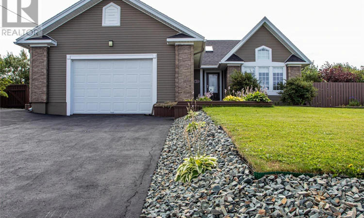 6 Heath Crescent