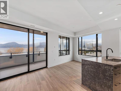 317-3051 Abbott Street - 5