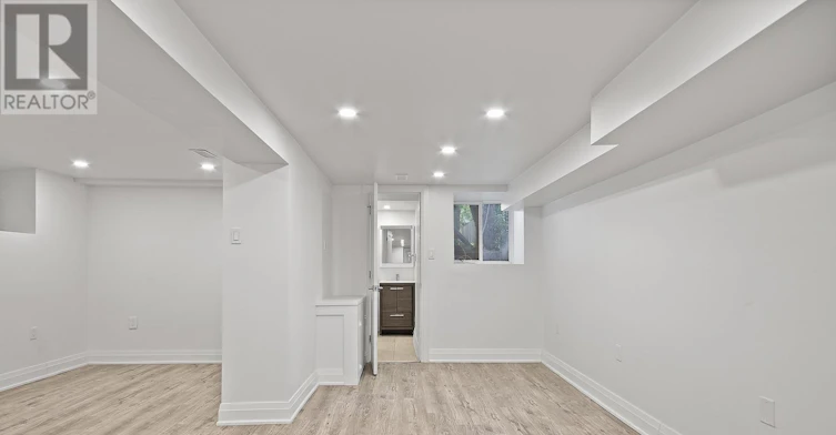 1 (BASEMENT-35 Humberside Avenue, Toronto, ON, M6P 1J6 - 11