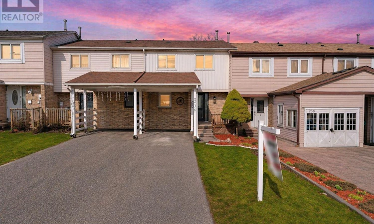 236 Royal Salisbury Way