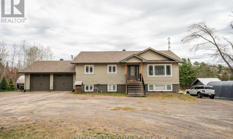 211 Eglington Road N