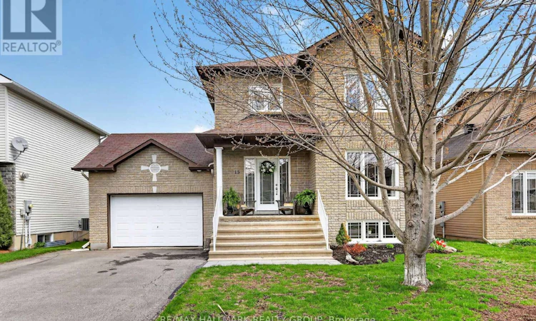 15 Manoir Street