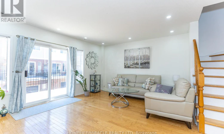 539-83 Mondeo Drive