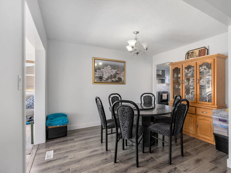 7923 122a Street, Surrey, BC, V3W 3T4 - 7