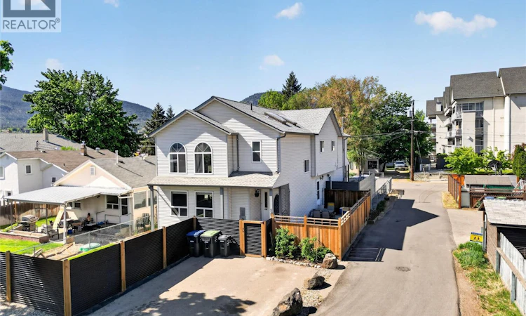 102-538 Alberta Avenue
