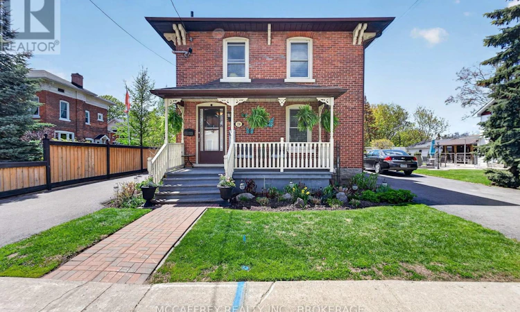 230 Centre Street N