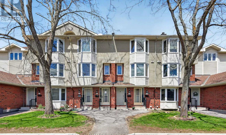 33 Haxby Private
