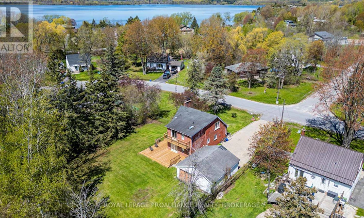 1705 Marian Crescent