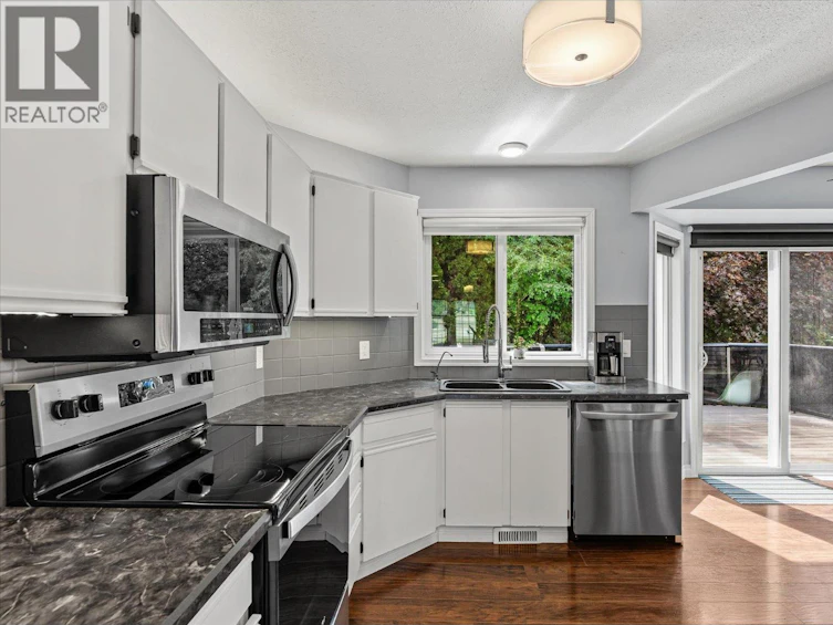 3418 Mariposa Court, Kelowna, BC, V1W 2S9 - 12