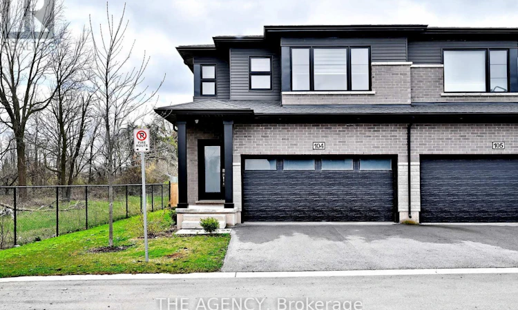 104-4552 Portage Road