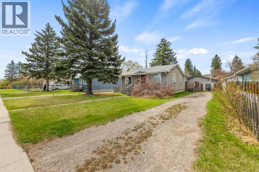 6435 34 Avenue NW, Calgary, AB, T3B 1S5