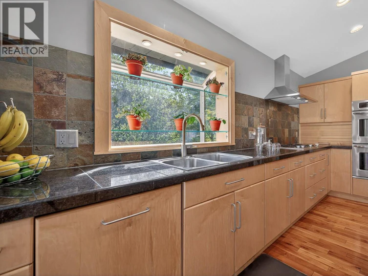3929 Gallaghers Circle, Kelowna, BC, V1W 3Z9 - 22