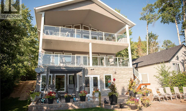 53 Lakeside Drive